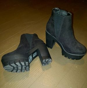 🌛⚓🌜Chunky Black Booties🌛⚓🌜